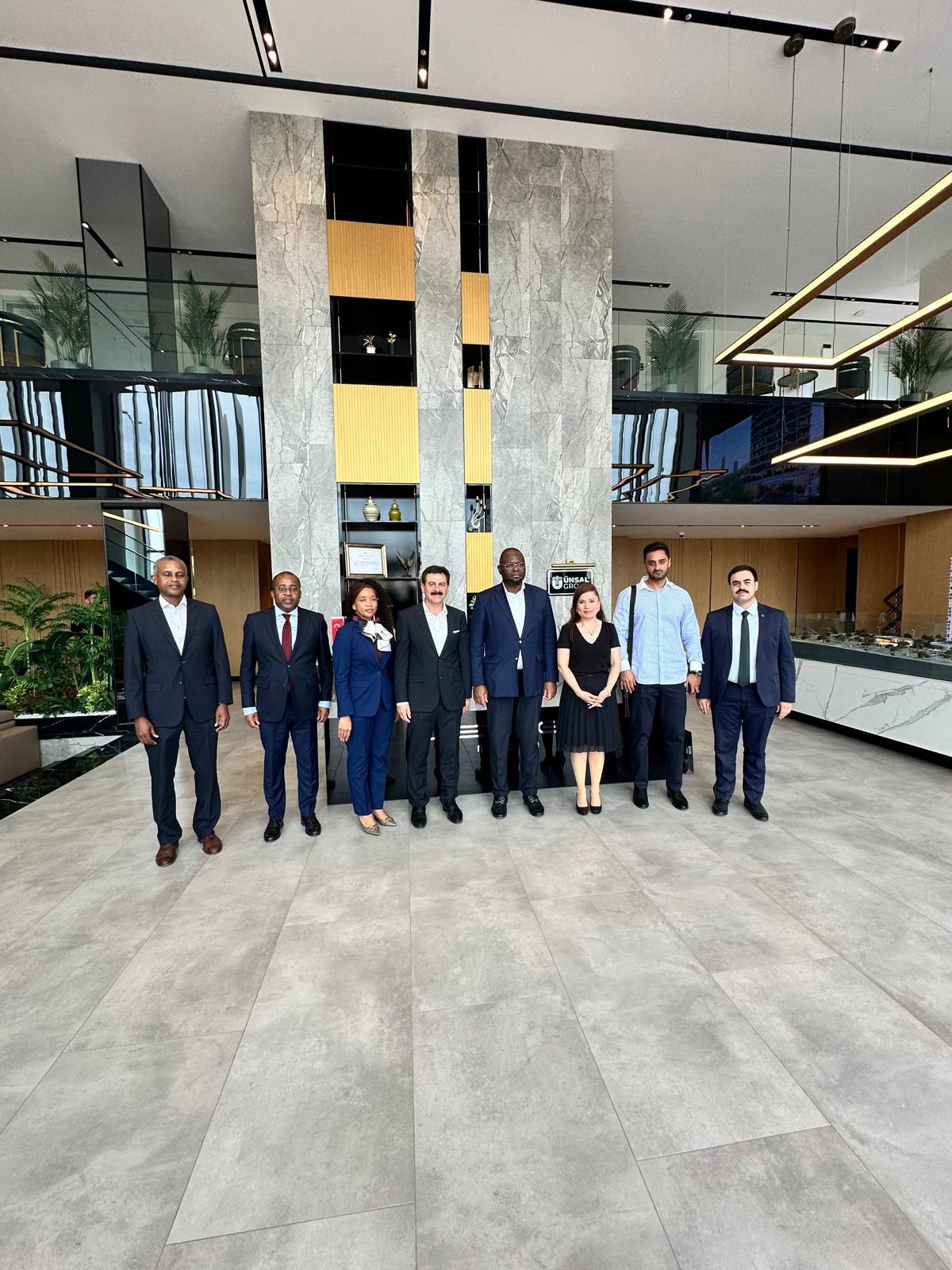 Mozambik Maputo Beledeyi Başkanından Ünsal Group Yönetim kurulu Başkanı Orhan ÜNSAL’a ziyaret