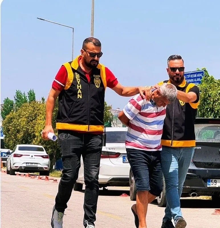 Adana Emniyeti Yaptığı Operasyonda Bir Evden Cephanelik Çıktı!