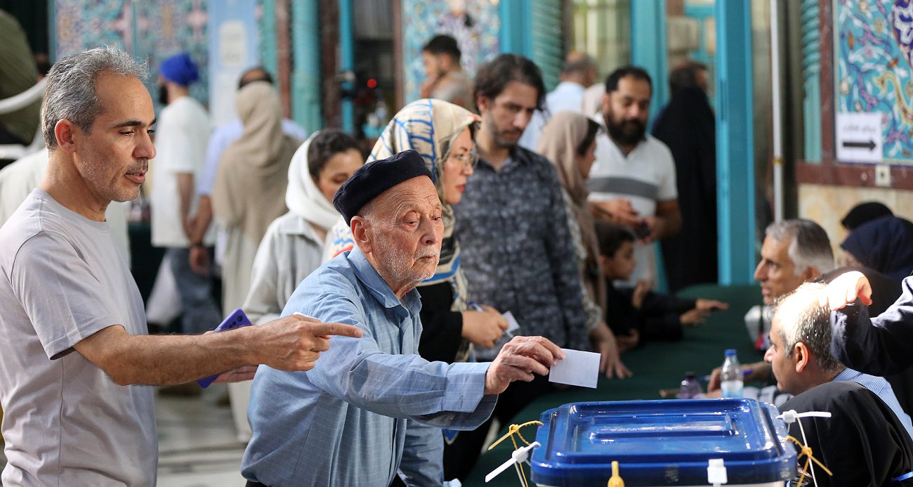 İran’da Seçim Günü: Sessiz Direniş ve Uzatılan Oy Verme Süresi
