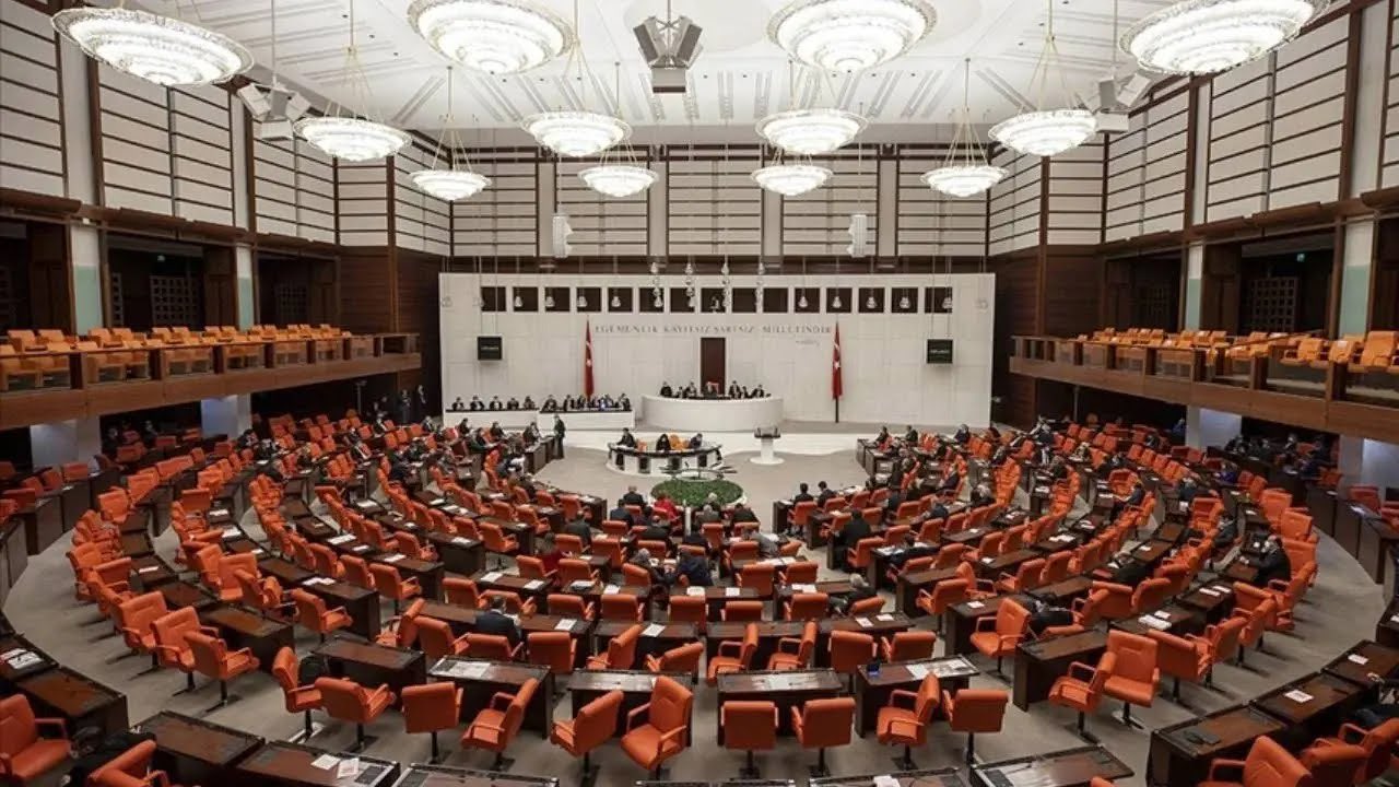 İYİ Parti’den Adım: Bozkurt İşareti Ulusal Sembole Mi Dönüşüyor?