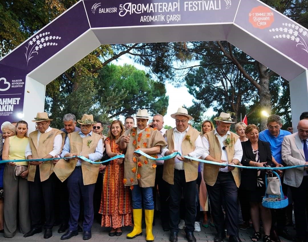 Balıkesir Aromaterapi Festivali büyük bir katılımla coşkulu başladı.