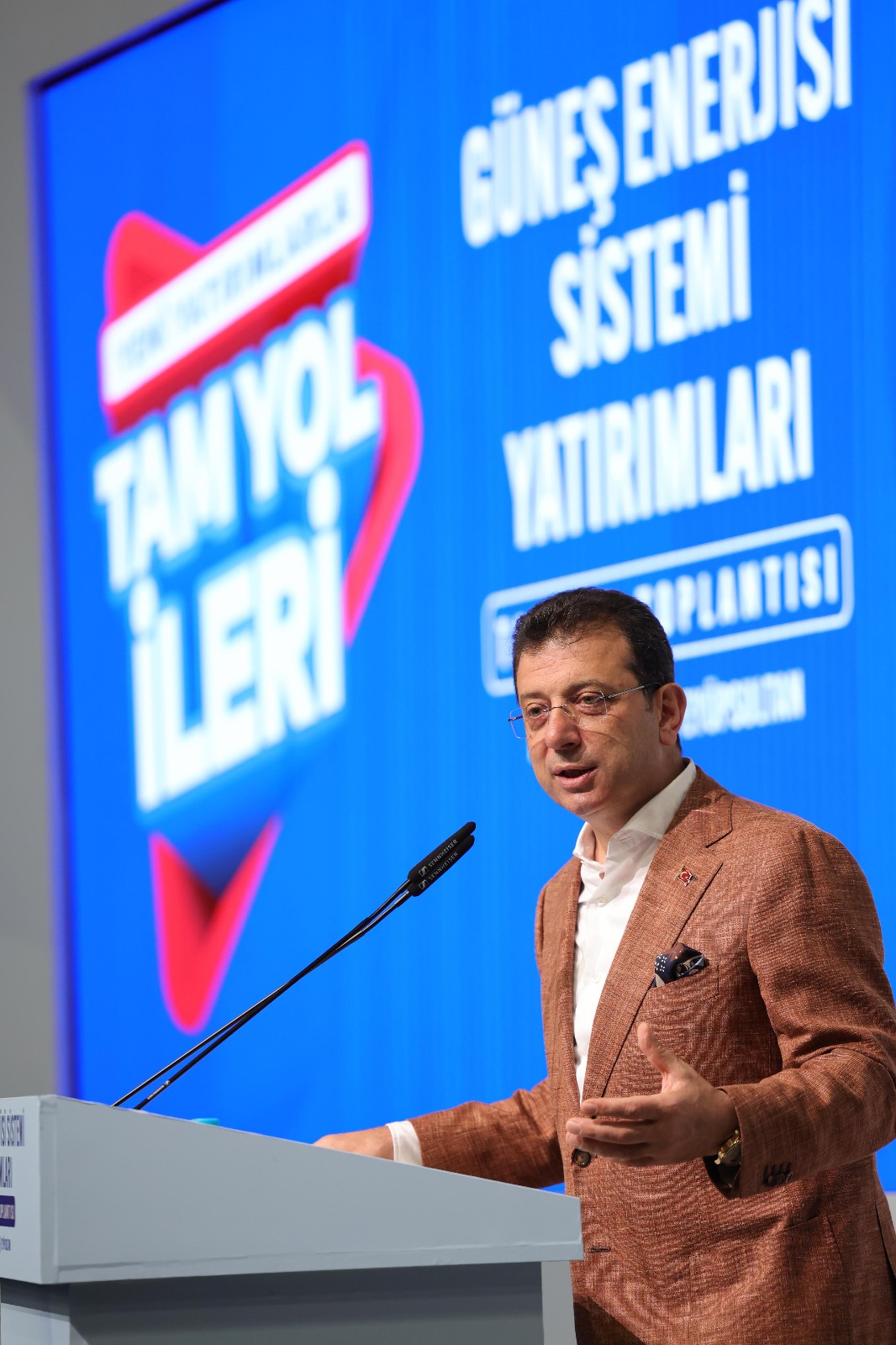 İBB, GÜNEŞ ENERJİSİNDEN YARARLANMA SAHALARINI BÜYÜTÜYOR