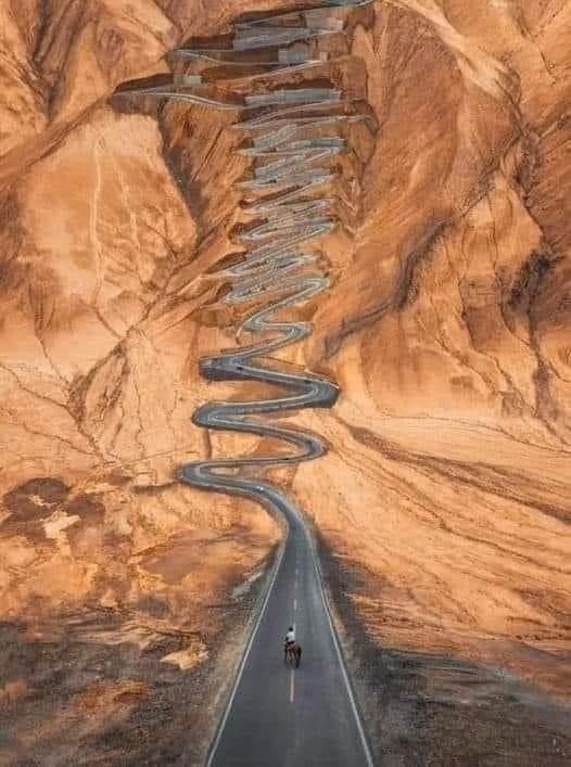 Pakistan’ı Çin’e Bağlayan Karakurum Otoyolu: “Dostluk Yolu”