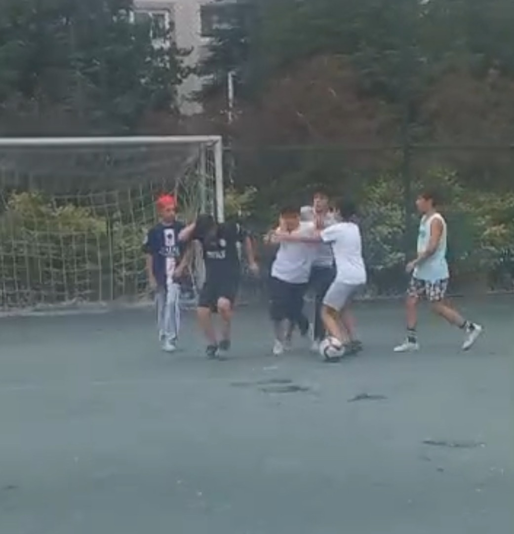 Elvankent’te Dehşet: Bıçaklı Saldırıda Çocuklar Darp Edilip Gasp Edildi