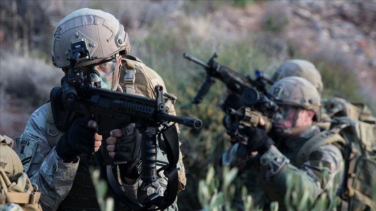 Irak ve Suriye'nin Kuzeyinde 10 Terörist Etkisiz Hale Getirildi