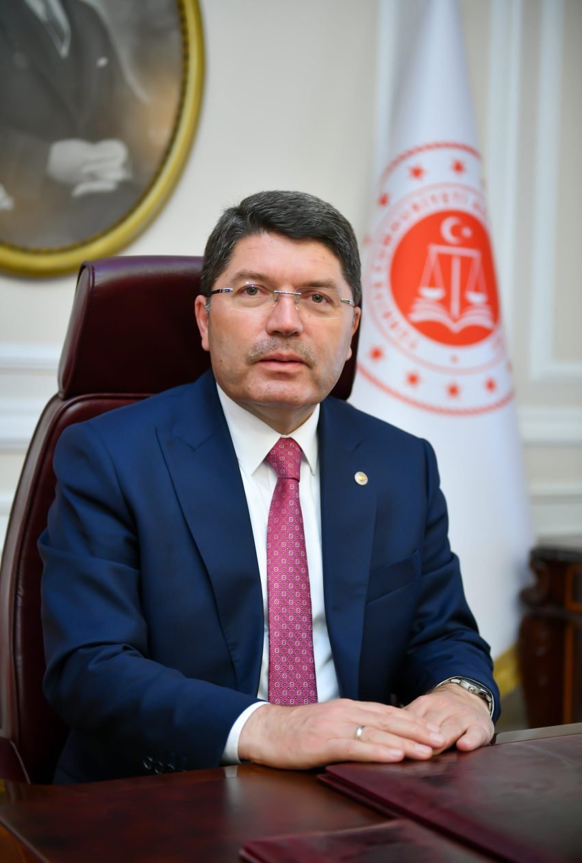 Adalet Bakanı Yılmaz Tunç'tan 'Instagram' Açıklaması