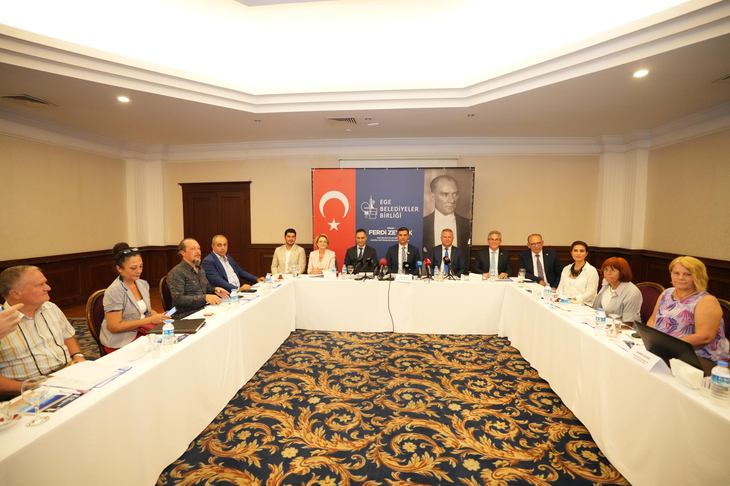 Başkan Zeyrek, Sokak Hayvanlarına Sahip Çıkmak İçin Hazırlanan Manifestoyu Açıkladı