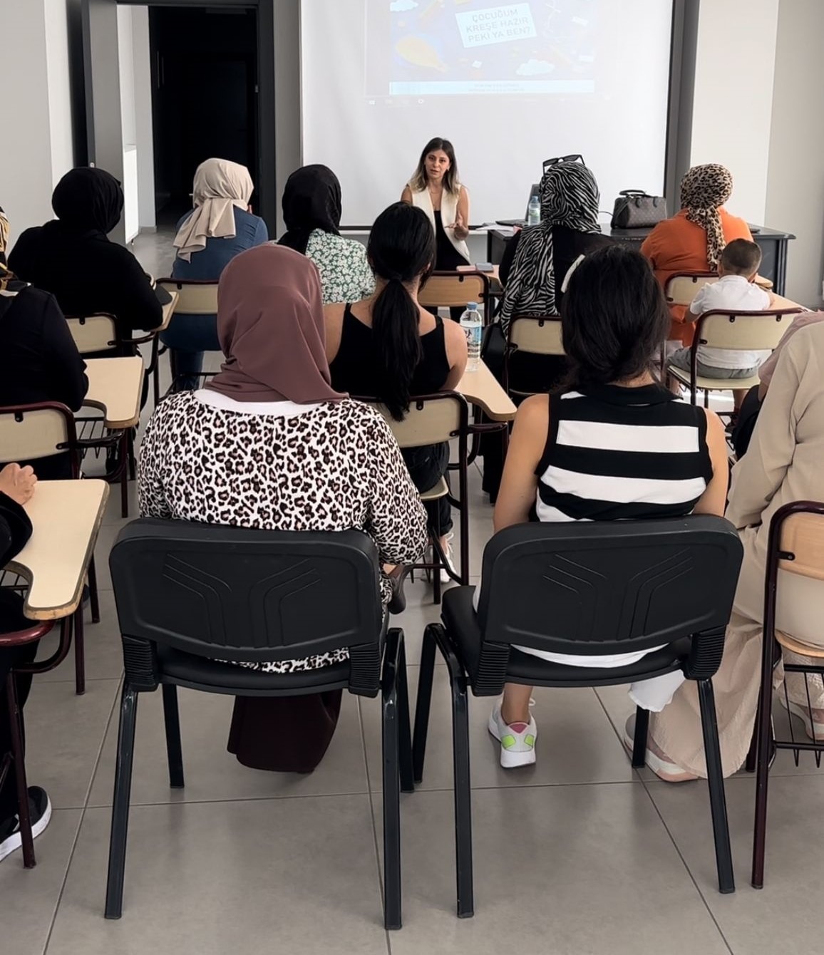 Kreş döneminde ebeveynlere “Yetişkin Atölyesi” etkinliği