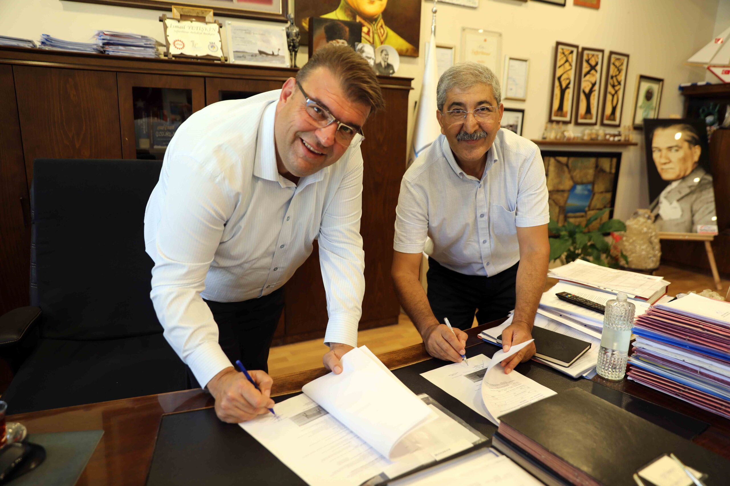 Seferihisar Belediyesinin park ve sosyal alanlarda kullanılacak yeni banklarının üretimi Endüstri Meslek Lisesi öğrencileri tarafından gerçekleştirilecek.