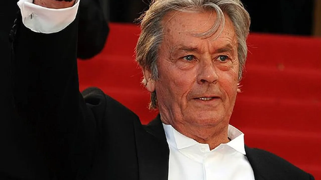 Fransız Sinemasının Efsanevi Yıldızı Alain Delon 88 Yaşında Hayatını Kaybetti