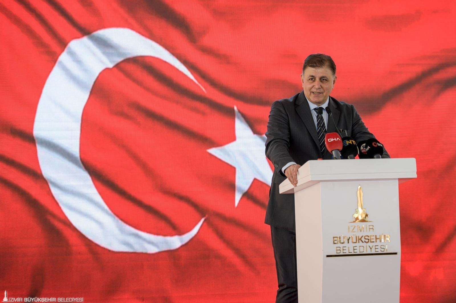 9 Eylül’ü tarihi bir coşkuyla, İzmir’e yakışan görkemle kutlayalım