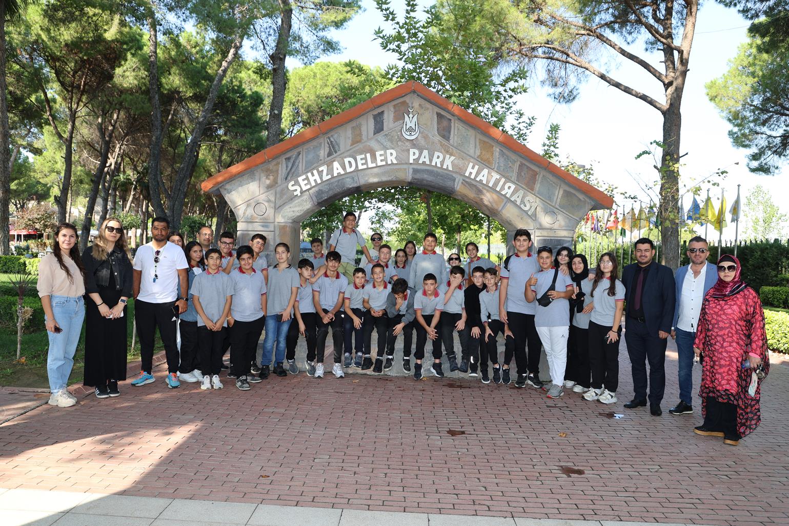 Şehzadeler Belediyesi'nin 'Çocuklar  İle Manisa Tarihine Yolculuk' adlı projesi hayata geçirildi.