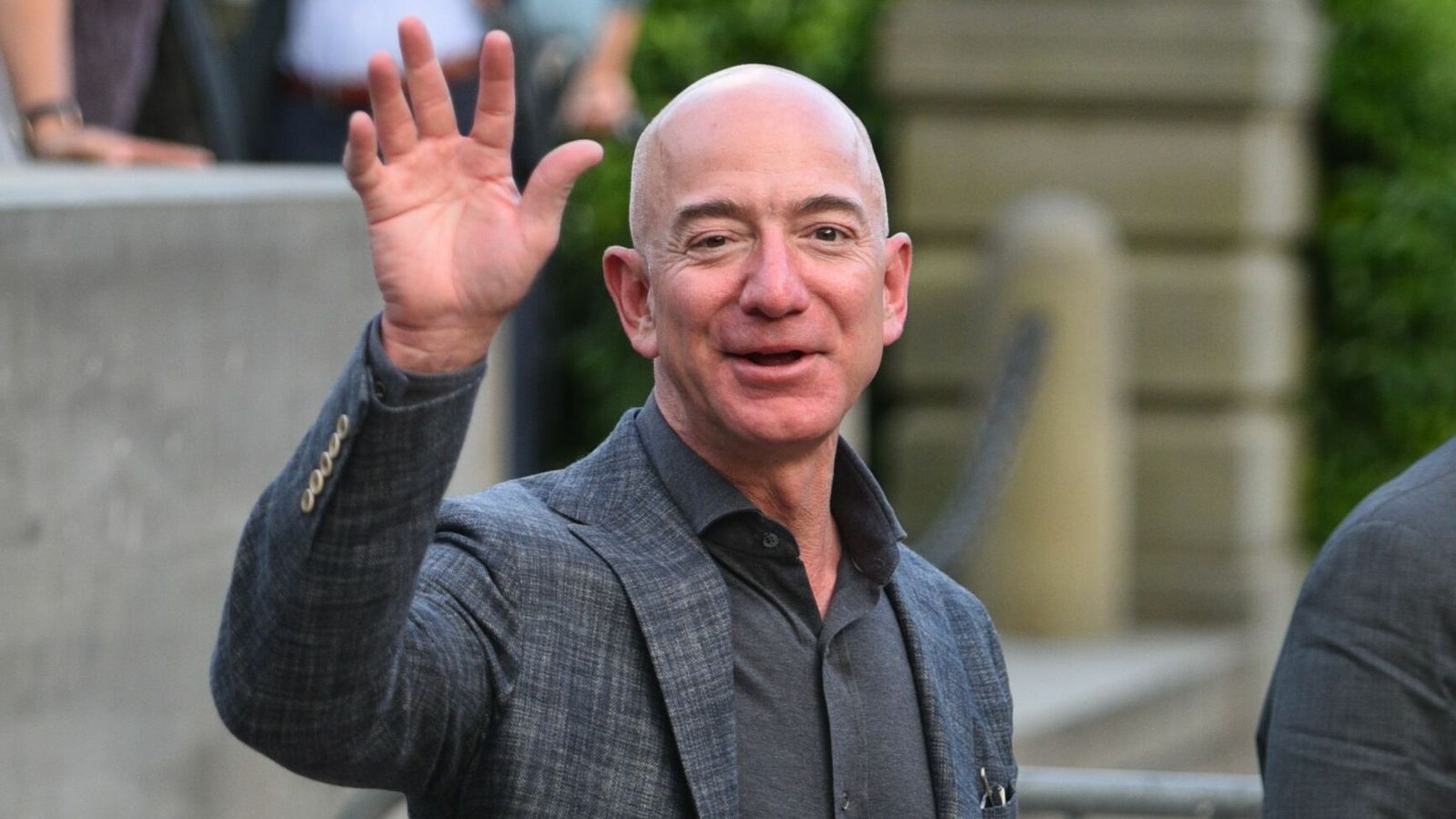 Jeff Bezos Kimliğini Gizleyerek Milyon Dolarlık İndirim Aldı İddiası