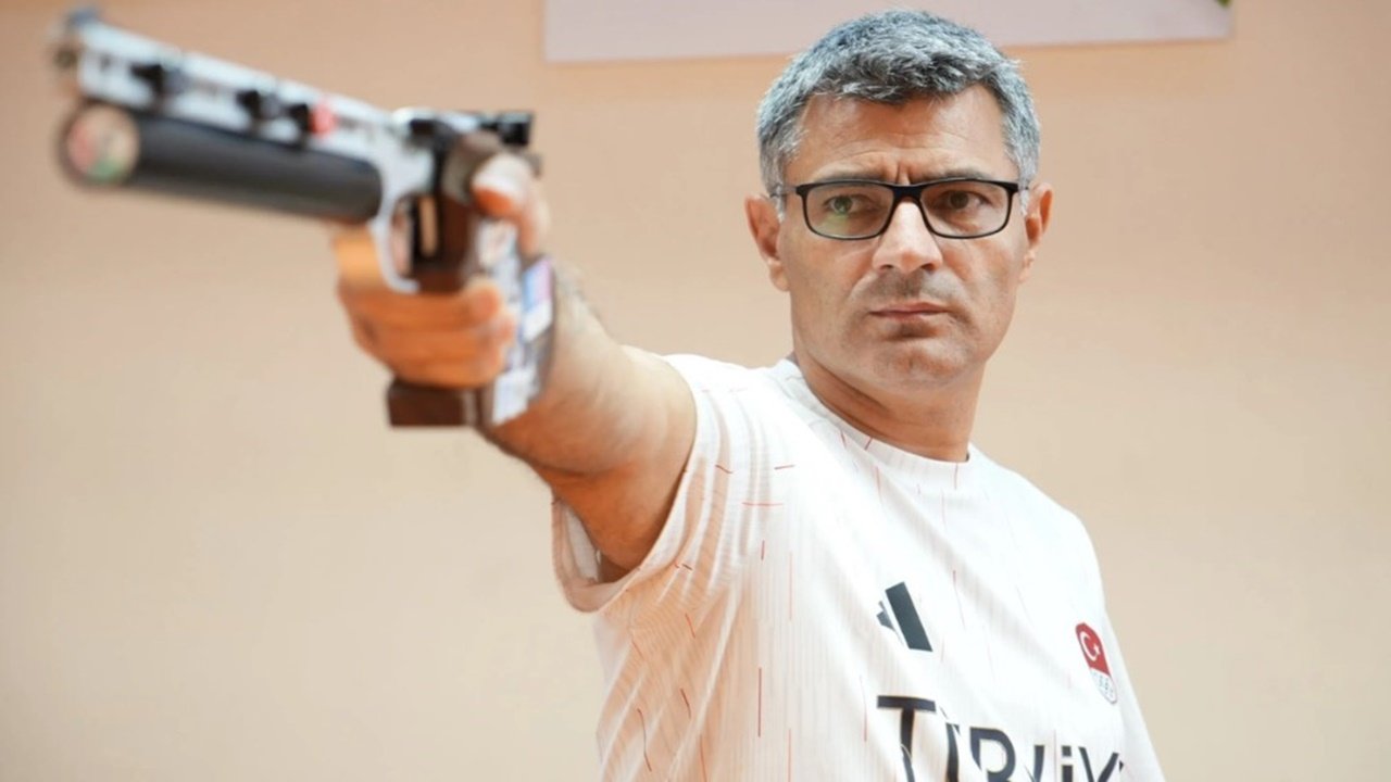 Türk Oyuncu Yusuf Dikeç'e Bollywood'dan Yüksek Bütçeli Reklam Teklifi