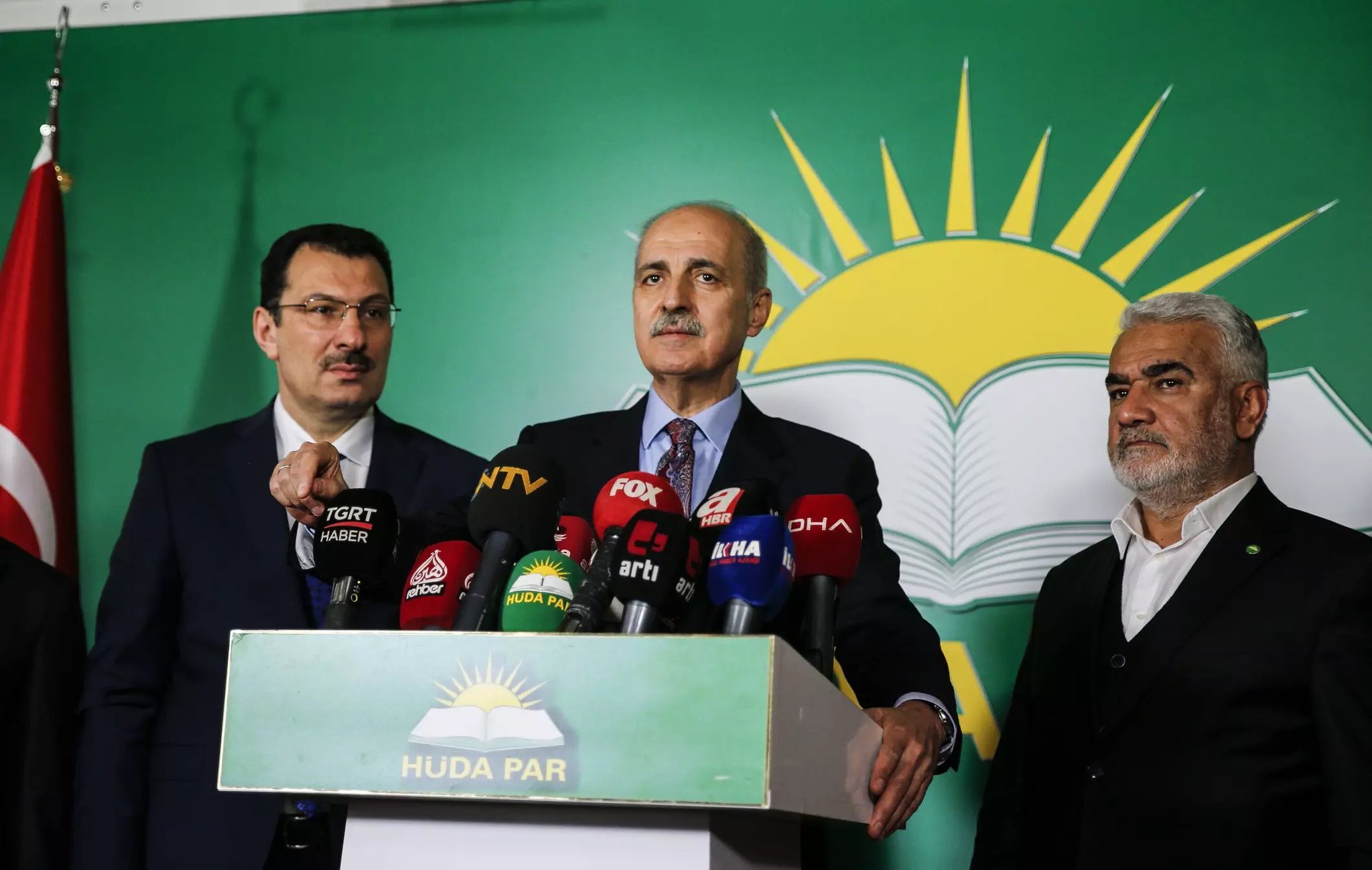 TBMM Başkanı Numan Kurtulmuş’tan HÜDA PAR’a Eleştiri: "Anayasa'nın İlk 4 Maddesi Üzerindeki Tartışmalar Zaman Kaybı"