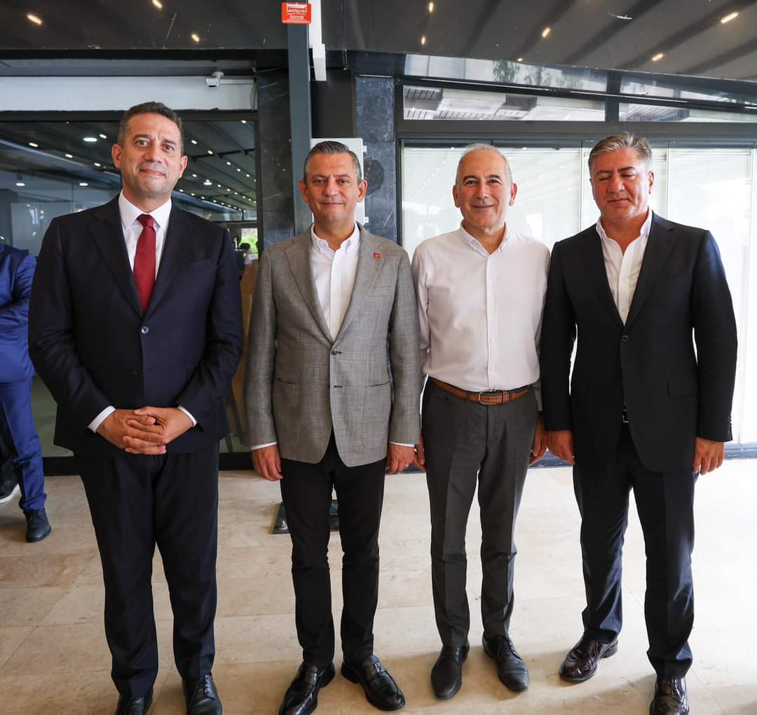 Durmuş Deniz Cumhuriyet Halk Partisi Genel Başkanı Özgür Özel ile Antalya'da görüştü.