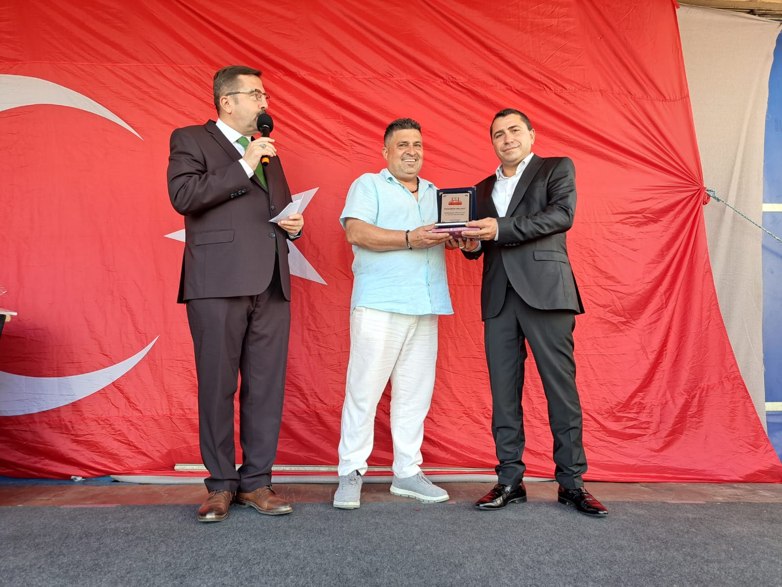 DITIB RASTATATTDA KITAP FUARI FIRTINASI