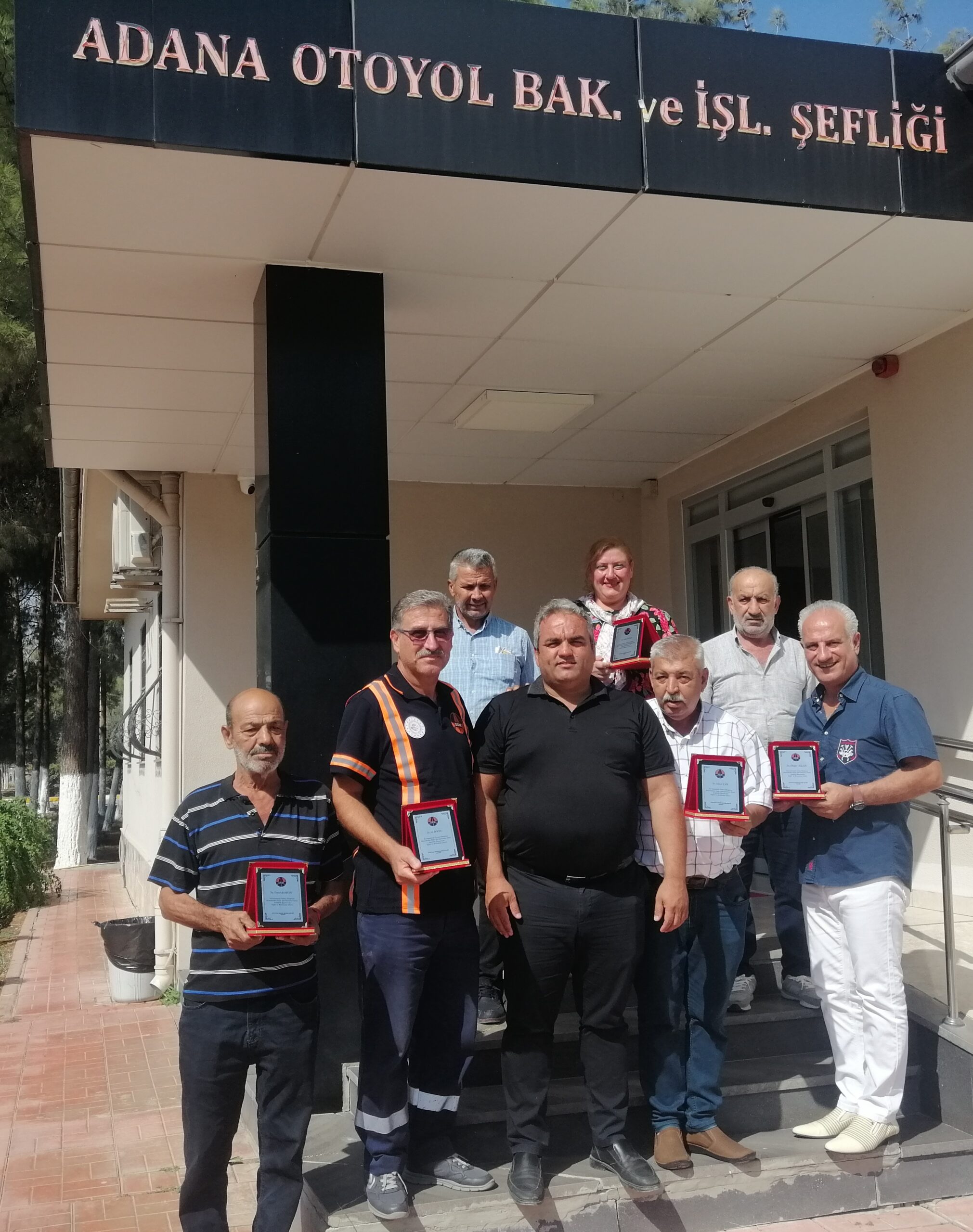Emekli Olan Çalışanlara Plaket Töreni