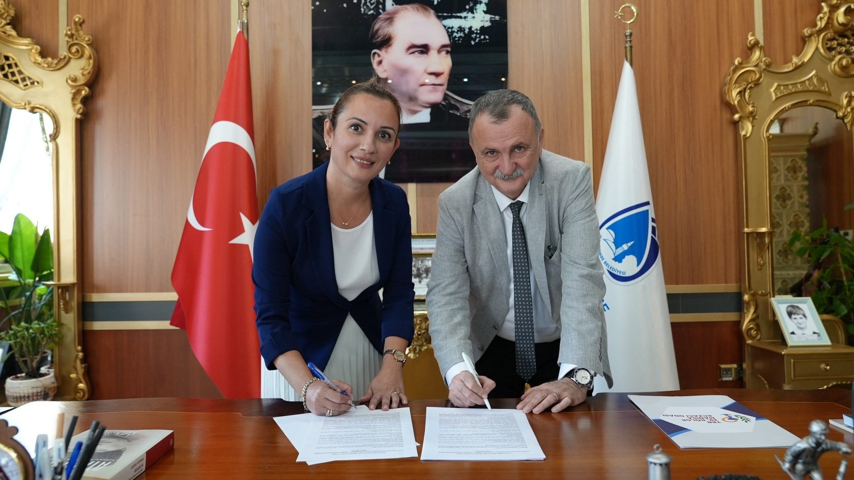 YUNUSEMRE’DE ATIK İLAÇ TOPLAMA ÇALIŞMASI