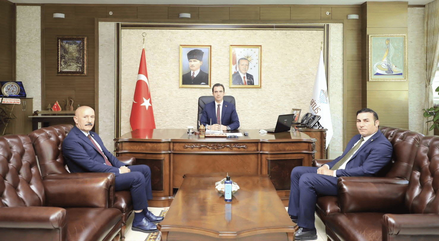 YENİDEN REFAH PARTİSİ BİTLİS İL BAŞKANI SÜPHANOĞLU’NDAN, VALİ KARAKAYA’YA HAYIRLI OLSUN ZİYARETİ