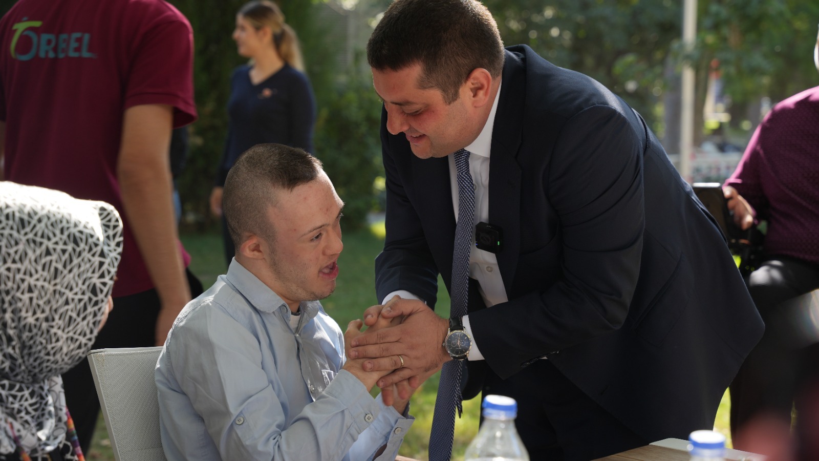 Torbalı Belediye Başkanı Övünç Demir, göreve geldiği günden bu yana engellilere yönelik yaptığı çalışmalarla gönüllerde taht kurmaya devam ediyor.