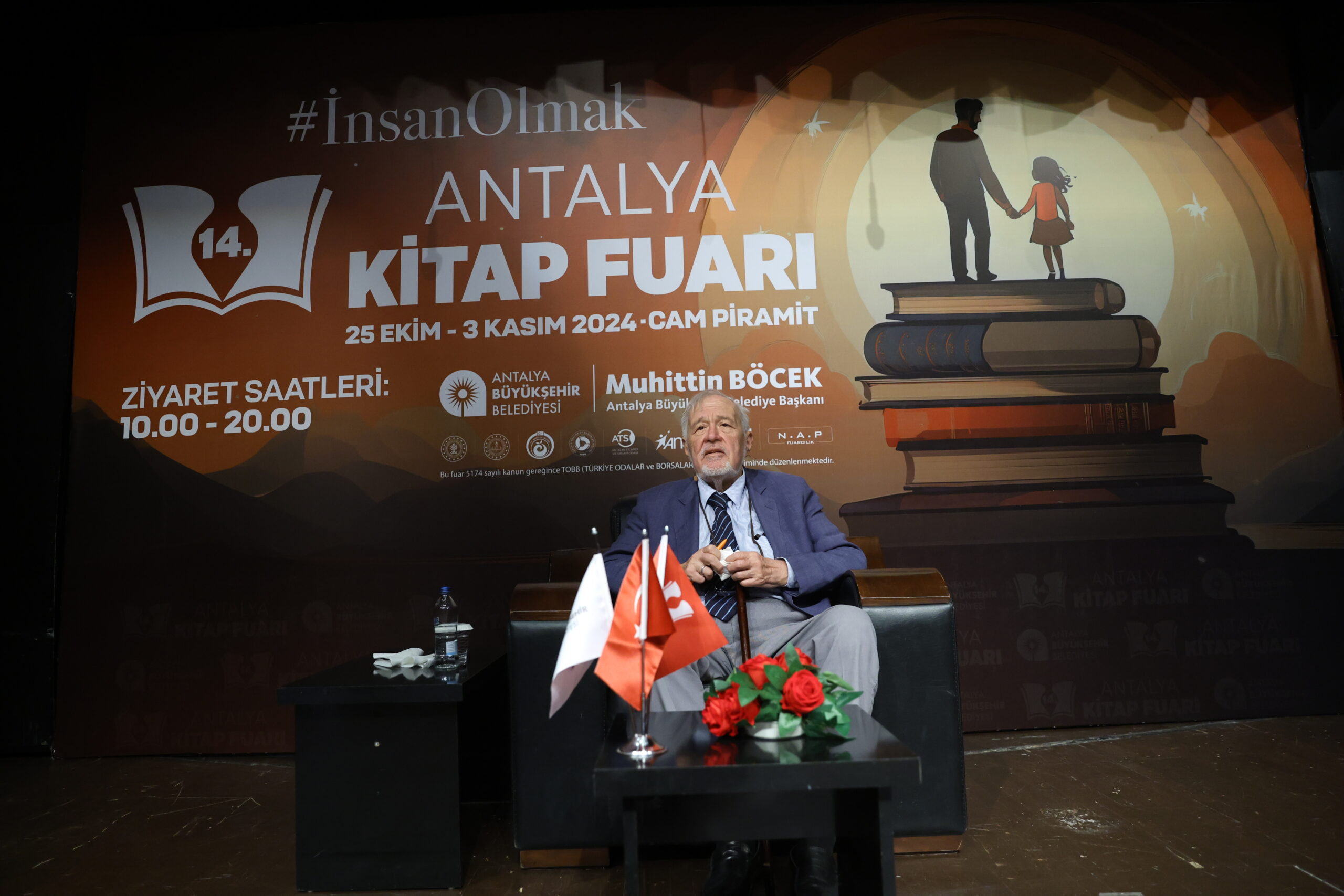 Antalya Kitap Fuarinda Ilber Ortayliya buyuk ilgi 2 scaled