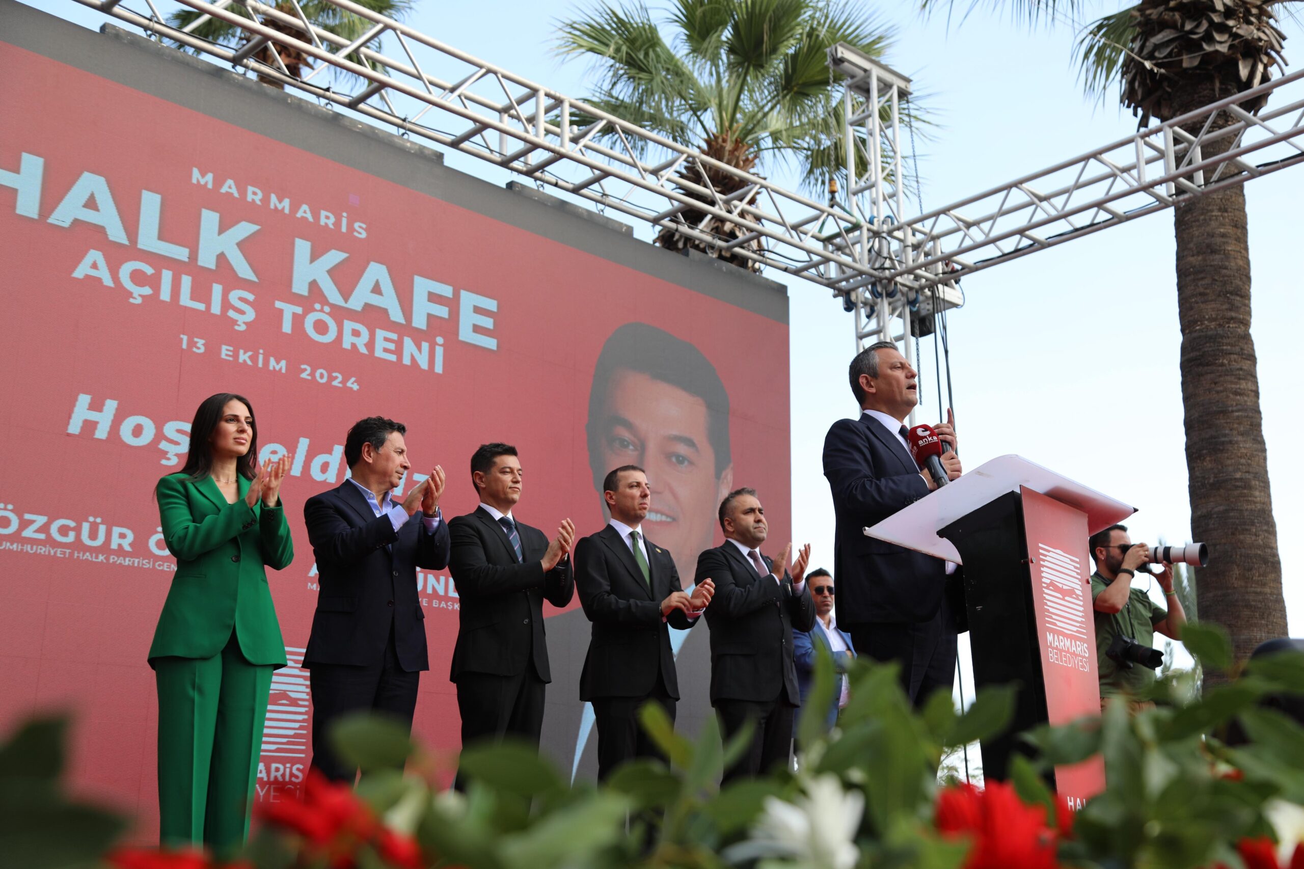 Marmaris Belediyesi tarafından yaptırılan Abdi İpekçi Parkı Halk Kafe, CHP Genel Başkanı Özgür Özel’in katıldığı bir törenle hizmete açıldı.