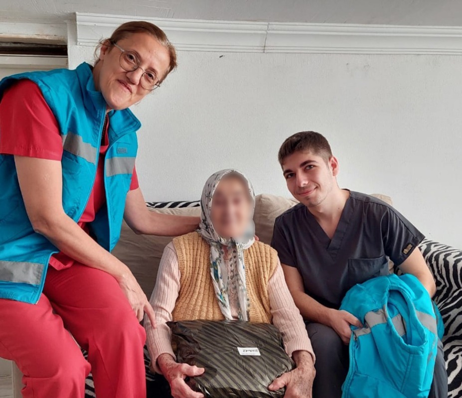 YAŞLILAR GÜNÜ DOLAYISIYLA KASTAMONU İL GENELİNDEİ EVDE SAĞLIK HİZMET BİRİMLERİMİZ YAŞLILARIMIZI ZİYARET ETTİLER