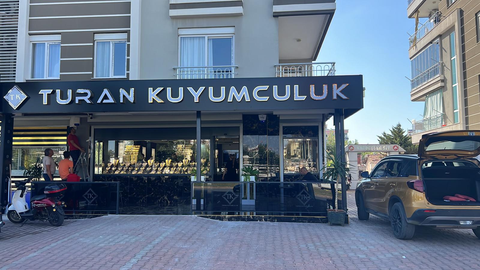 KUYUMCU TURAN ÖZGAN KİMDİR?