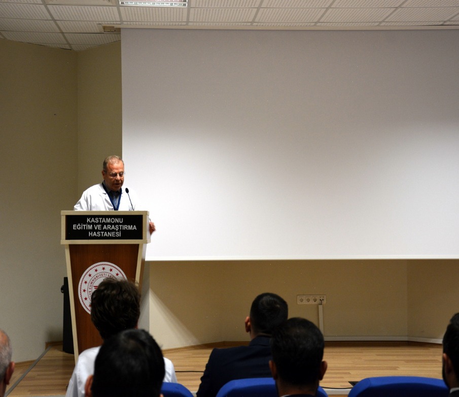 İL SAĞLIK MÜDÜRÜ UZM. DR ÇAĞDAŞ DERDİYOK BAŞKANLIĞINDA KASTAMONU EĞİTİM VE ARAŞTIRMA HASTANEMİZDE DEĞERLENDİRME TOPLANTISI GERÇEKLEŞTİRİLDİ