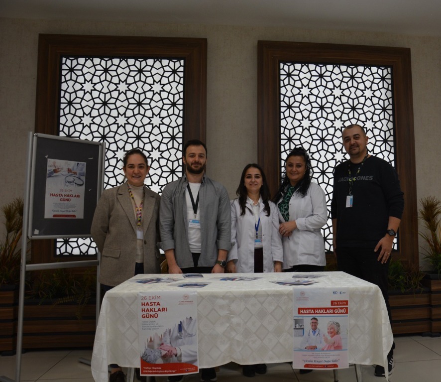 KASTAMONU EĞİTİM VE ARAŞTIRMA HASTANEMİZDE “26 EKİM HASTA HAKLARI GÜNÜ” DOLAYISIYLA  BİLGİLENDİRME STANDI AÇILDI