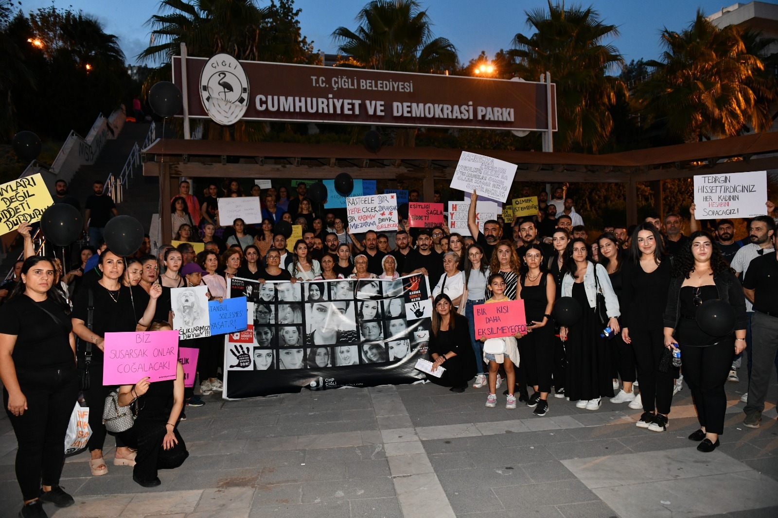 CHP Çiğli İlçe Başkanlığı'ndan Kadına Şiddete Hayır Yürüyüşü
