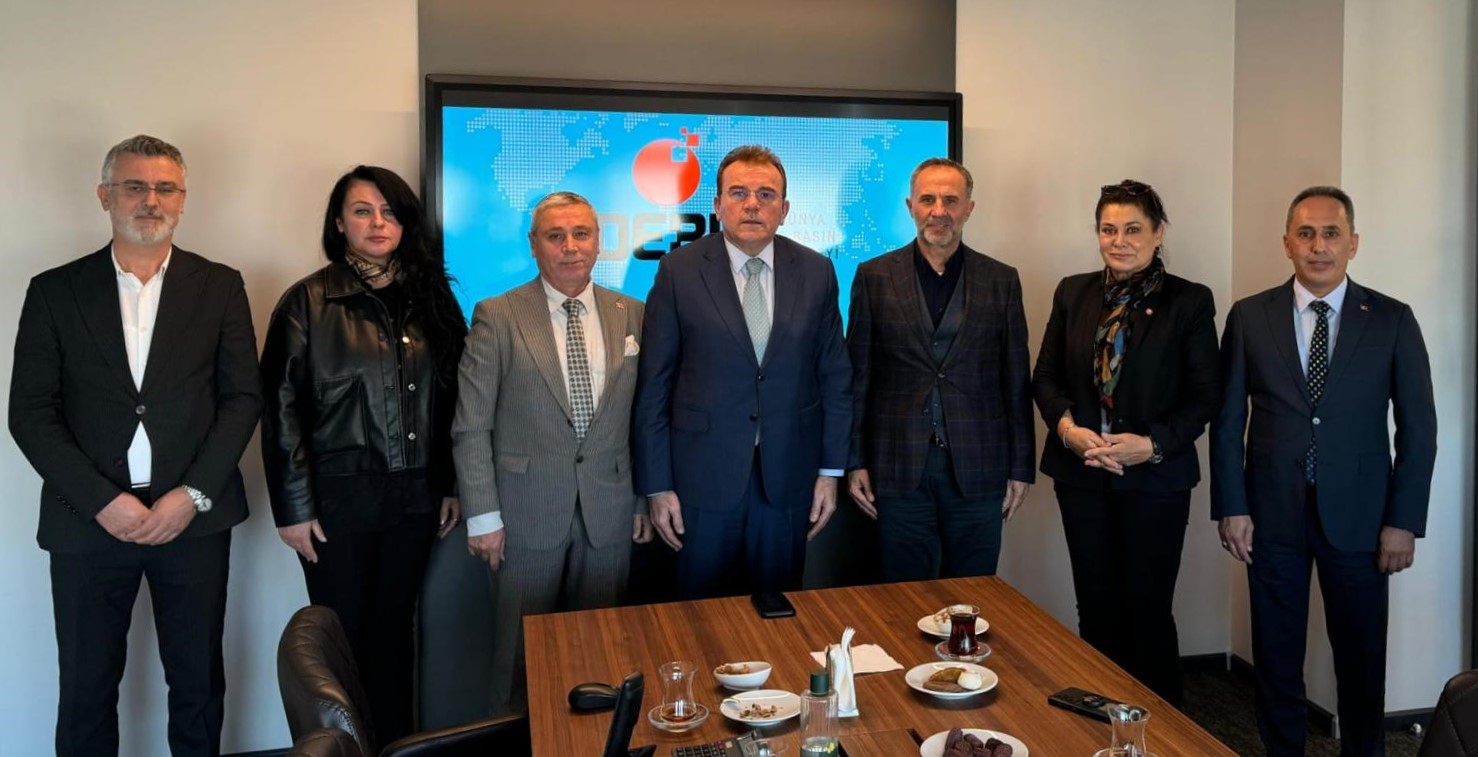 Adalet Partisi Genel Başkanı Vecdet Öz, Dünya E-Basın Konseyi (DEBK) Başkanı'nı ziyaret etti.