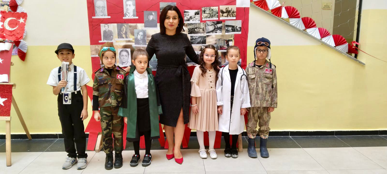 Gülveren Şehit Umut Coşkun İlkokulu Öğrencilerinden Cumhuriyet Sergisi