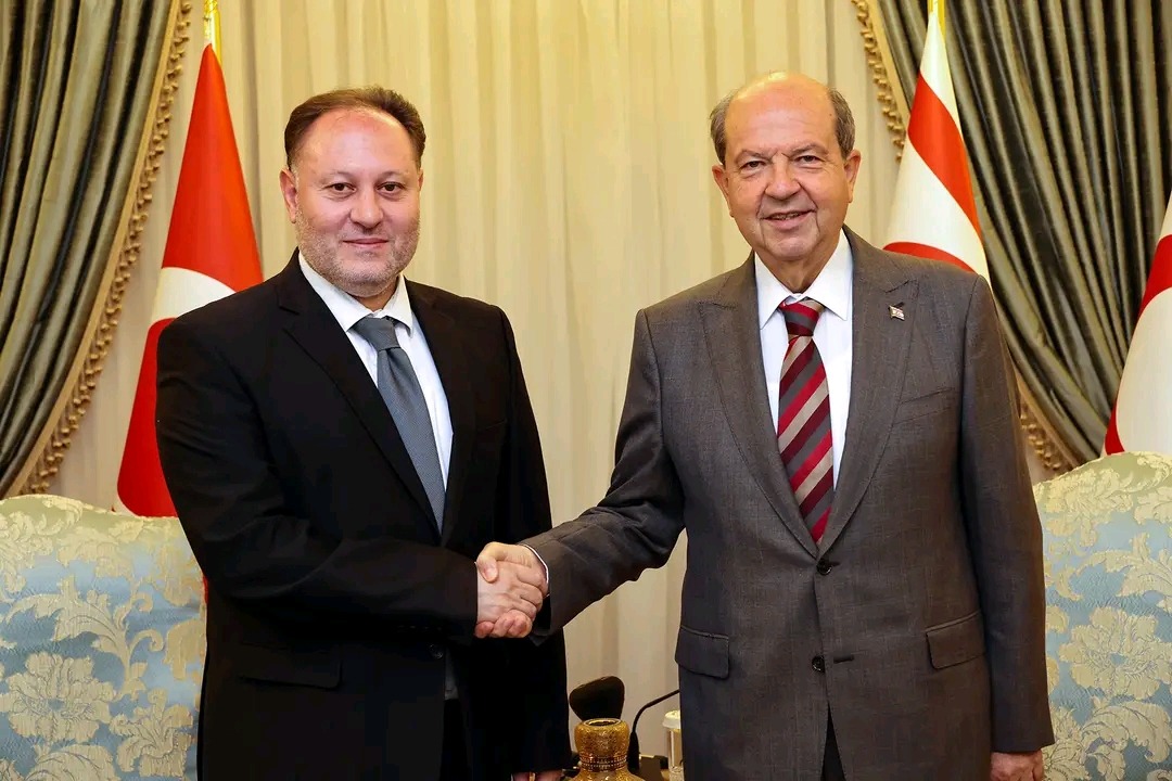 Cumhurbaşkanı Ersin Tatar, Cumhuriyet Meclisi Başkanlığına seçilen Ziya Öztürkler’i kutladı