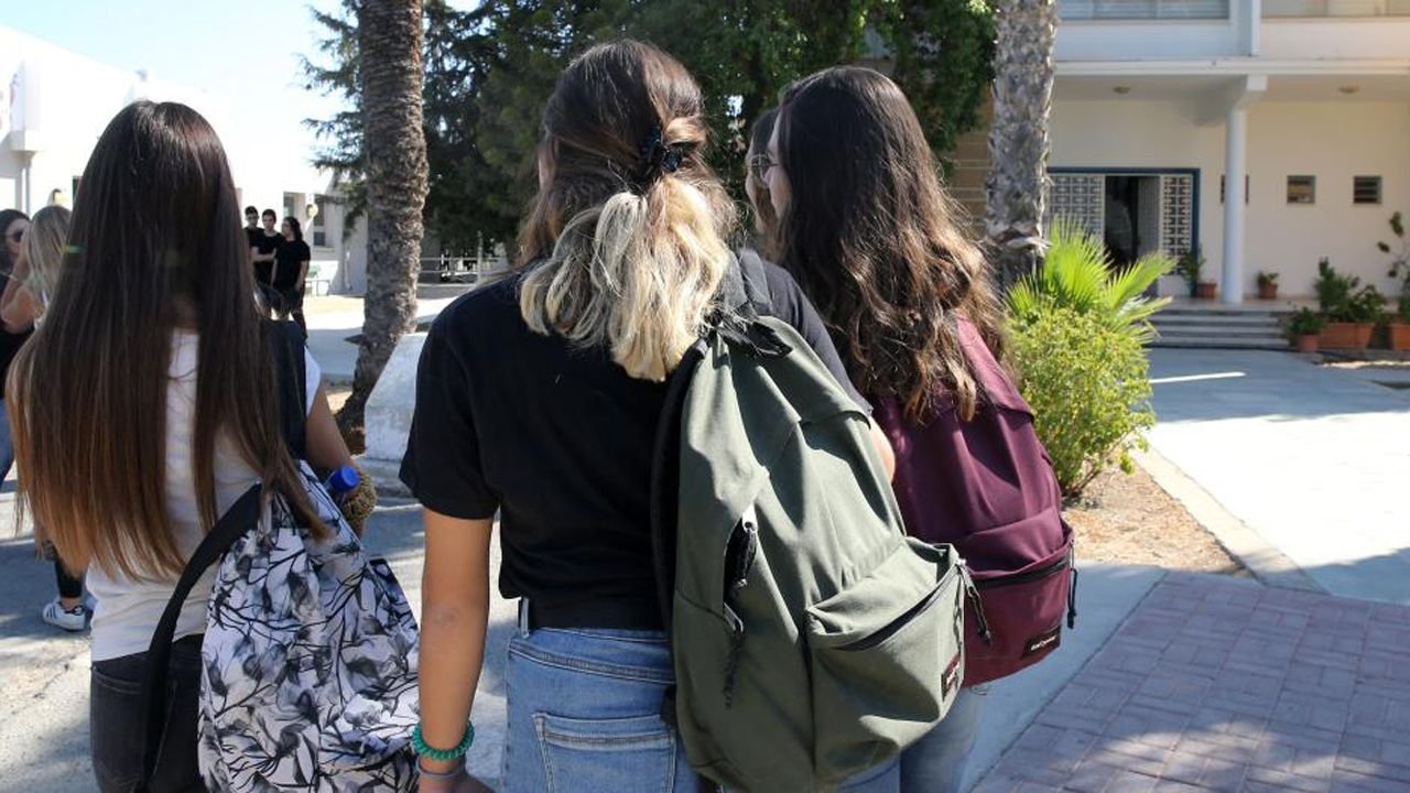 Babasından Çaldığı Parayı Arkadaşlarına Dağıttı: Polis Harekete Geçti