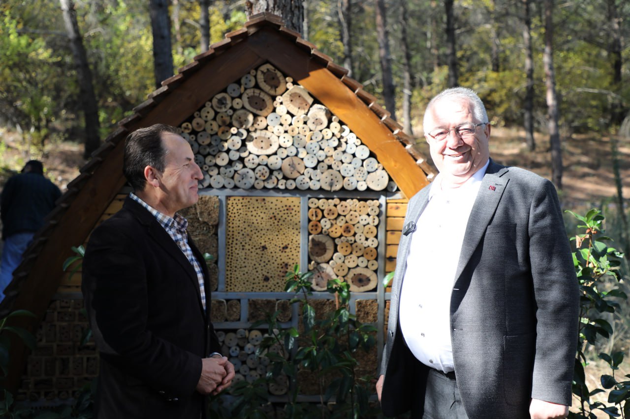 BAŞKAN ERTAŞ DERELİ MAHALLESİ’NDE ARICILARLA BULUŞTU