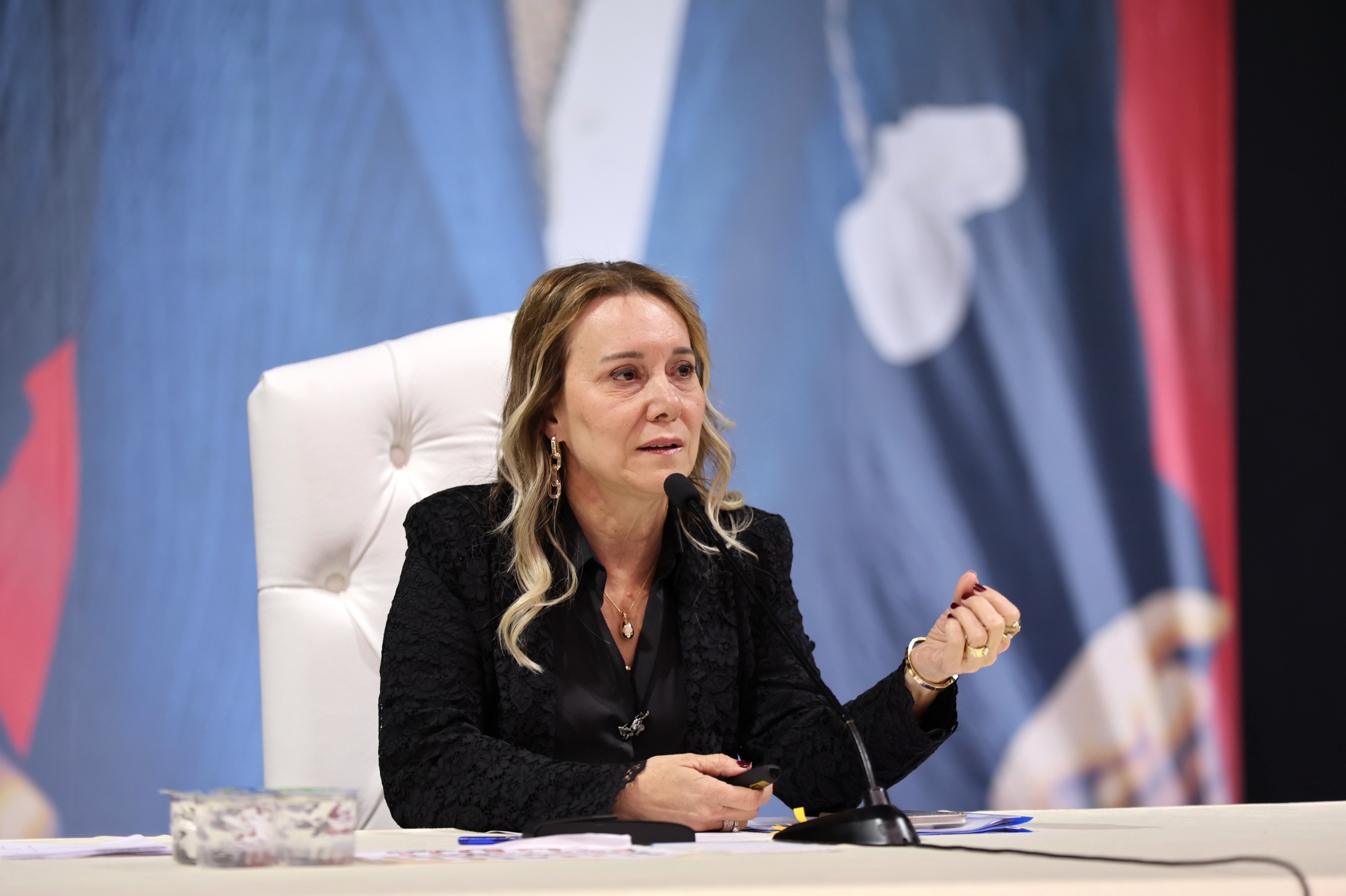 Konak Belediye Başkanı Nilüfer Çınarlı Mutlu, belediye meclis toplantısında, Konak’ta görevde olduğu 200 gününü değerlendirdi.