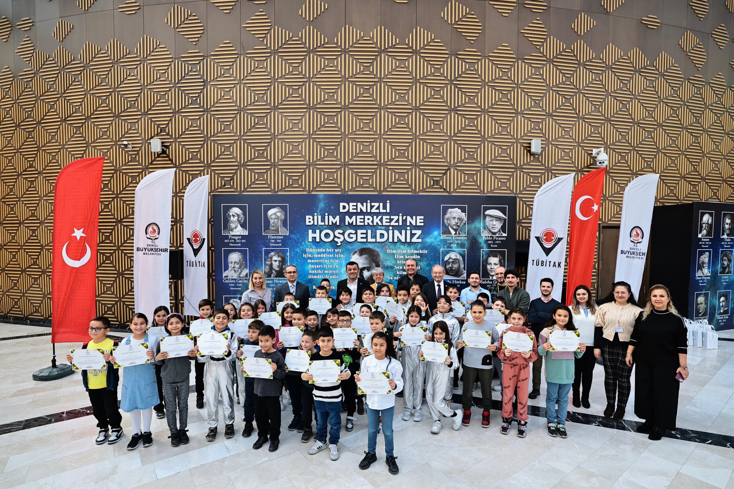 Başarı belgeleri Başkan Amcadan  Başkan Çavuşoğlu: Gelecek nesiller bizim ışığımız”