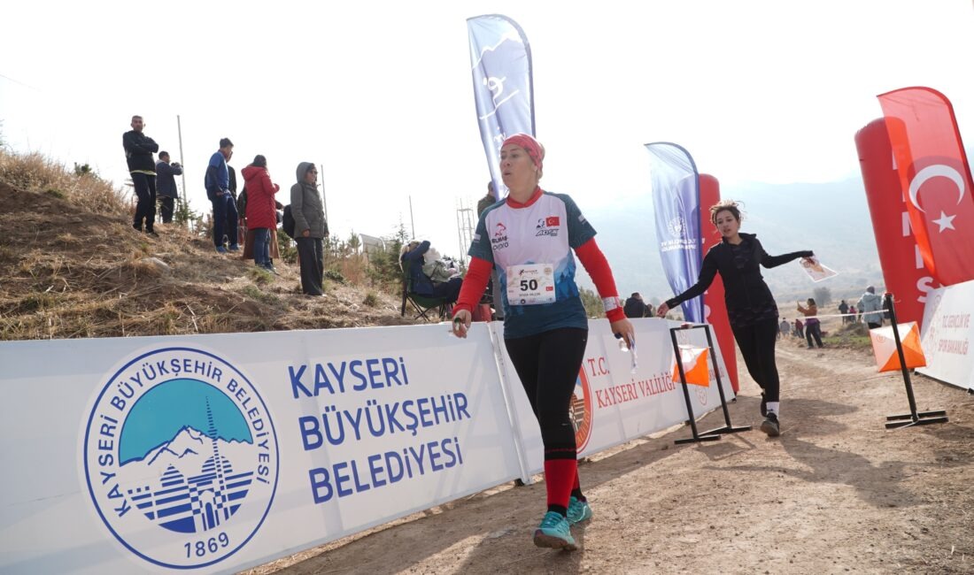 Oryantirik yarışmasında sporcular, Erciyes