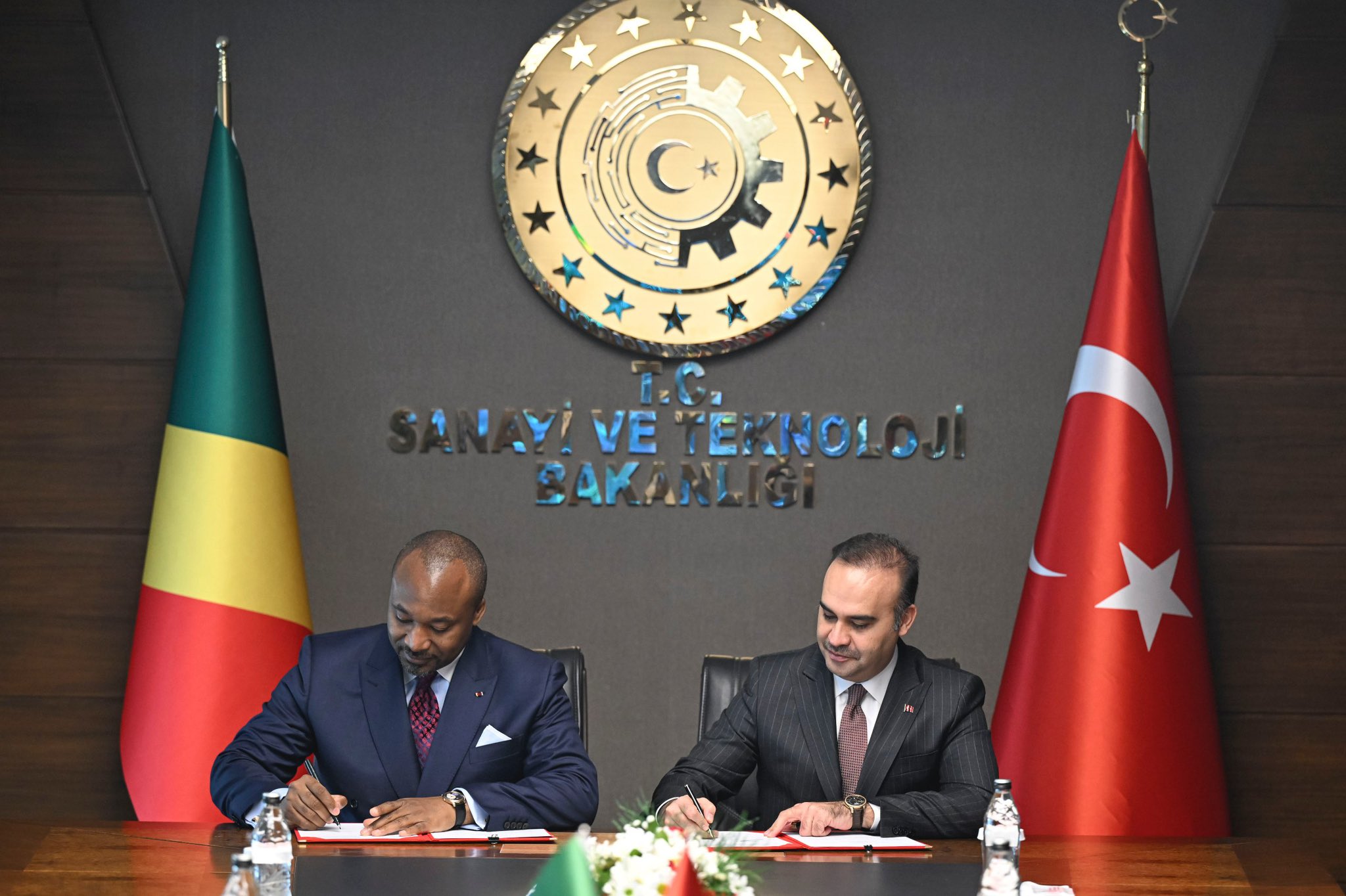 Türkiye ve Kongo Cumhuriyeti Arasında İş Birliğini Güçlendiren Anlaşmalar İmzalandı
