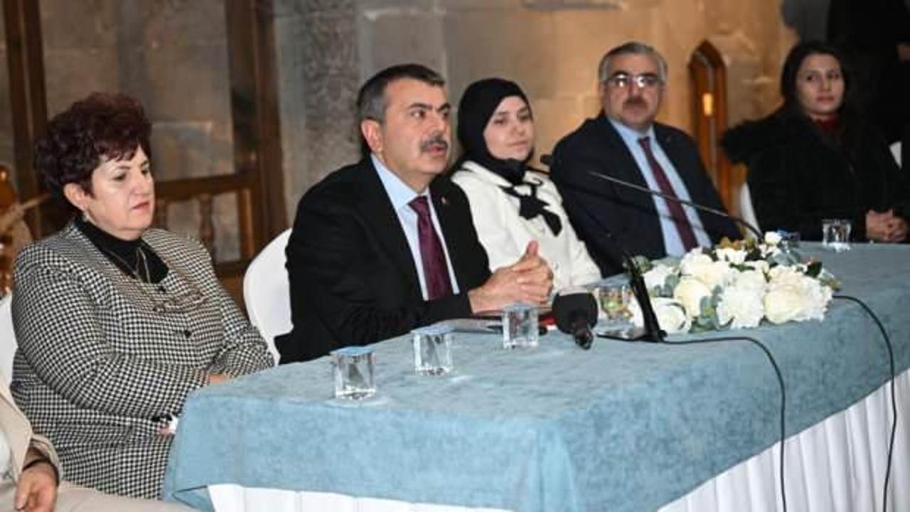 Milli Eğitim Bakanı Tekin: 2025’te 300 Bin Öğretmen “Başöğretmen” Unvanı Alacak