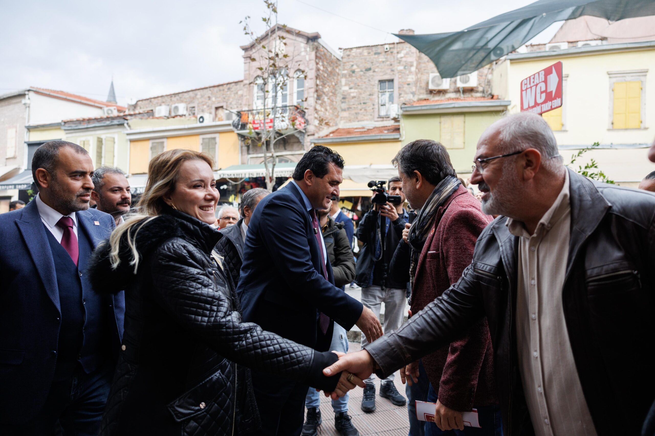 Karasu ve Mutlu sokakta halkin nabzini tuttu 6 scaled