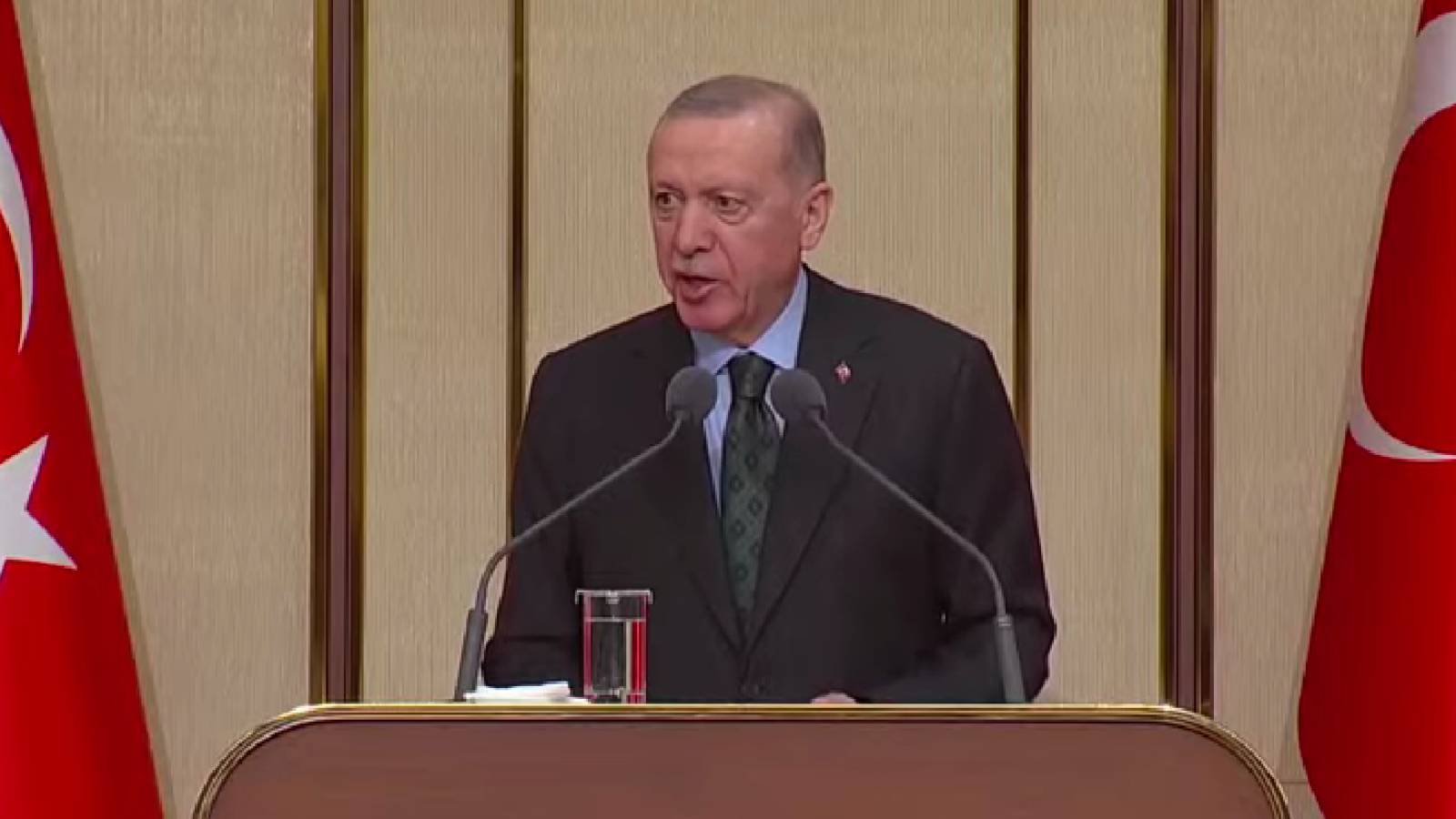 Cumhurbaşkanı Erdoğan'dan Emeklilere Önemli Mesajlar