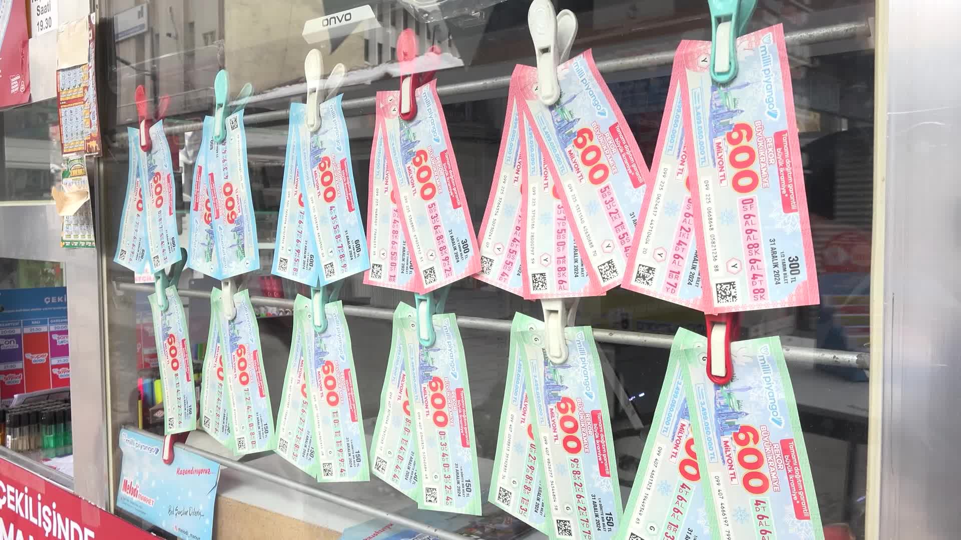 Ekonomik Kriz Yılbaşı Geleneğini Vurdu: Çeyrek Bilette Ortaklık Dönemi