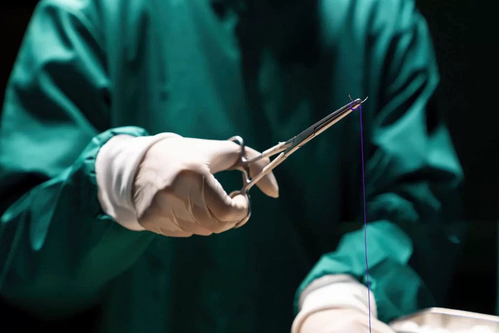 Diyarbakır'da Hastanede Skandal: Medikalciler Ameliyatlara Müdahil Oluyor İddiası