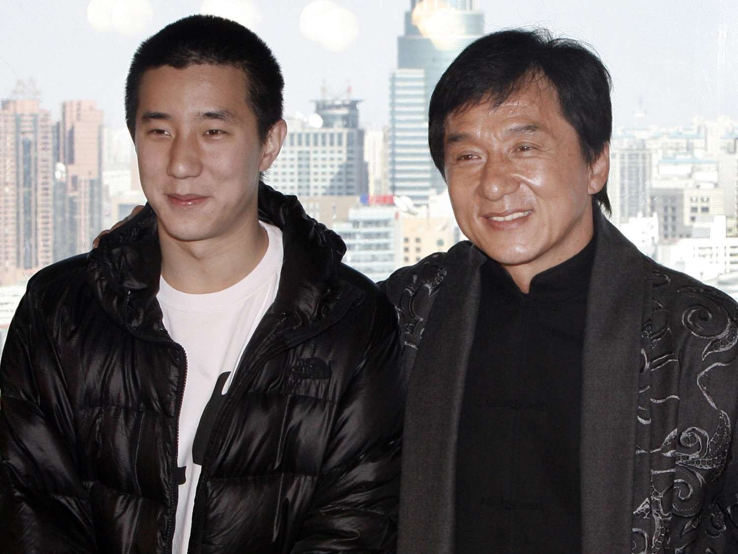 Jackie Chan: Servetini Oğluna Değil Hayır Kurumlarına Bağışlayacak