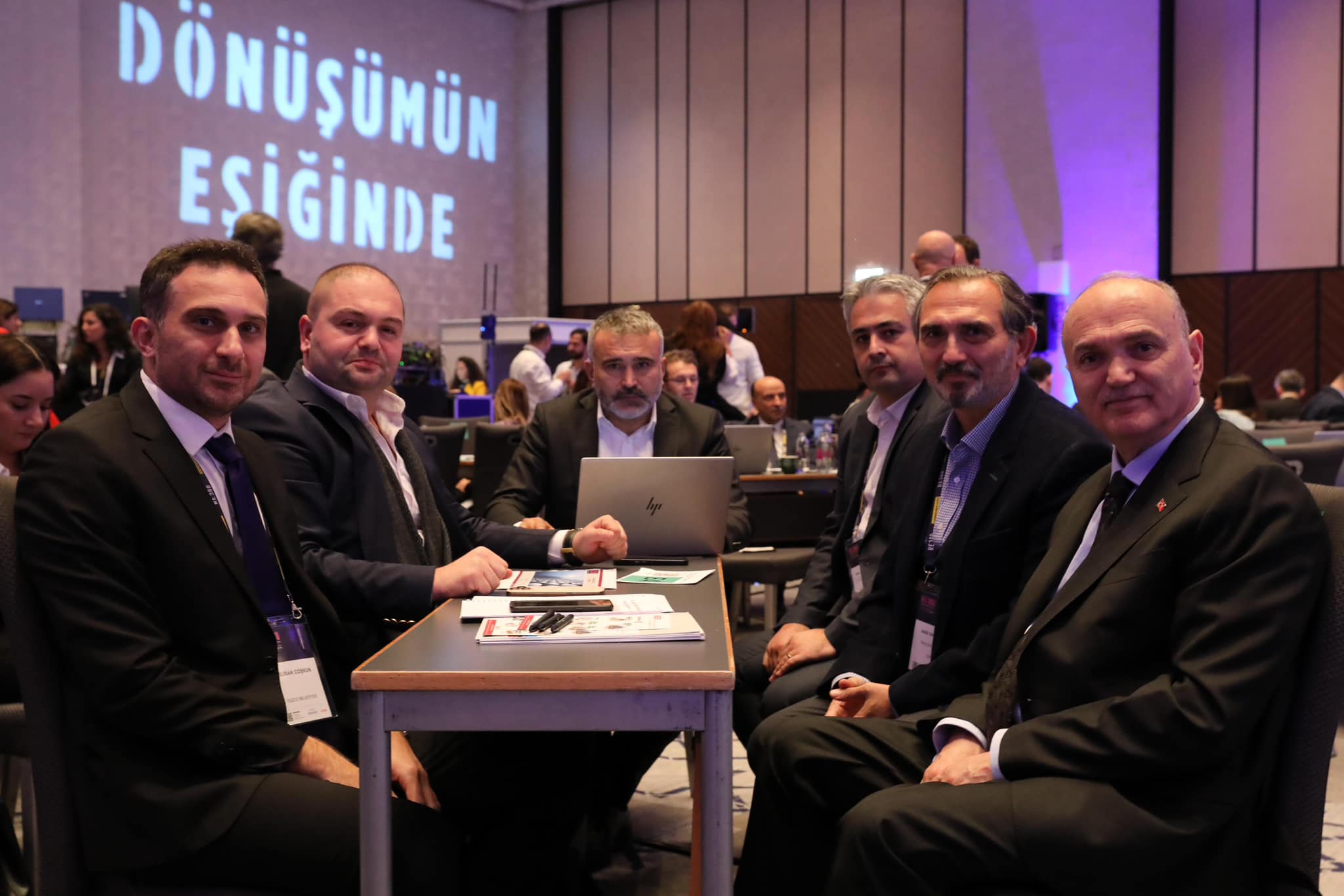 BAŞKAN ÖZLÜ GAYRİMENKULÜN BÜYÜK BULUŞMASINA KATILDI