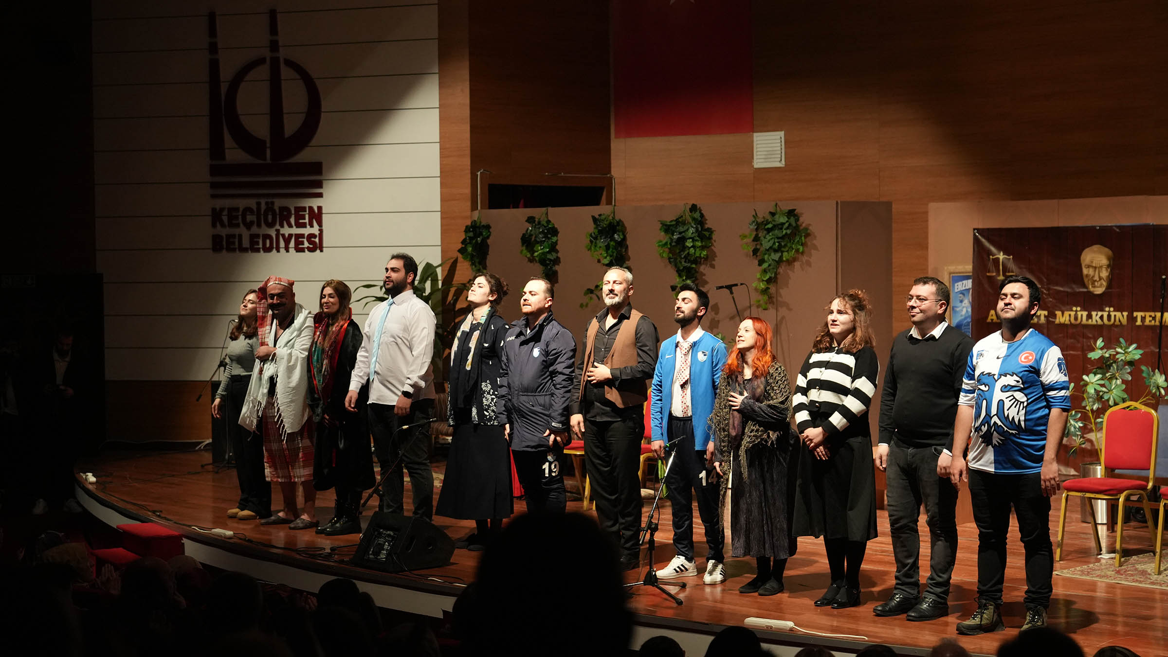 ‘Devamsız İşler’ Keçiören'de Tiyatroseverlerle Buluştu