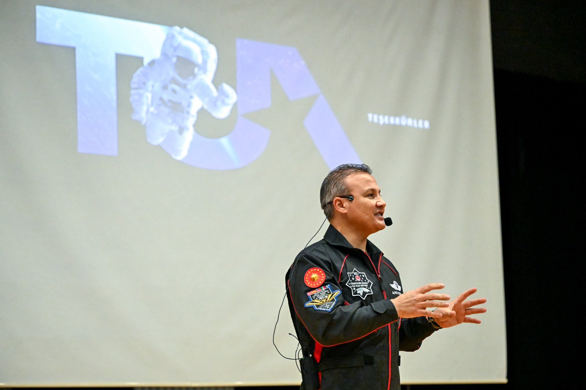 İlk Türk Astronot Alper Gezeravcı Altındağ'da Gençlerle Buluştu